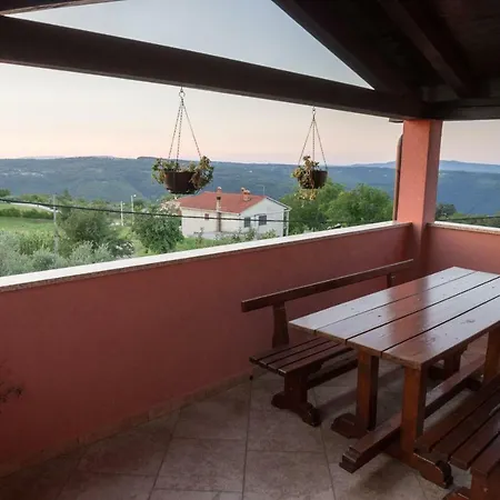 Martina Gostinjska kuća 3*